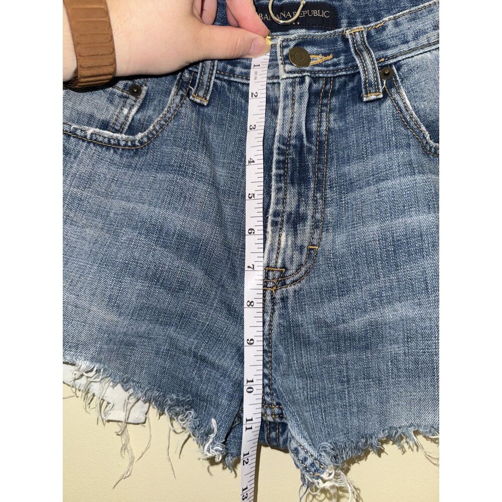 Banana Republic Distressed Denim Cutoff Shorts Size 31/32 Mid Rise Frayed - Picture 5 of 5